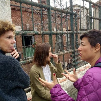 Instrucciones de Caro Román. Grabación exterior de teaser